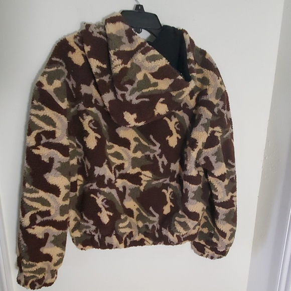 🆕 Camo Teddy Bomber Jacket Hood - Picture 5 of 6